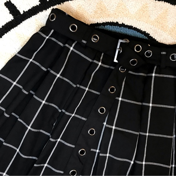 Hot Topic Pleated skirt - Picture 3 of 4